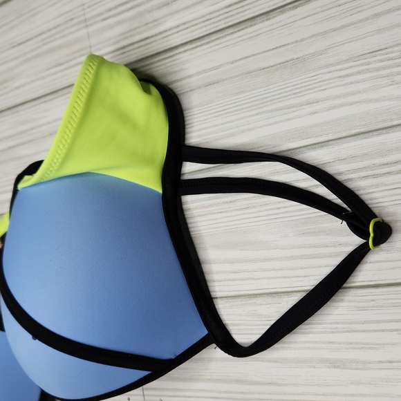 Victoria's Secret push up padded bikini top, swimwear, 34C - Picture 5 of 5